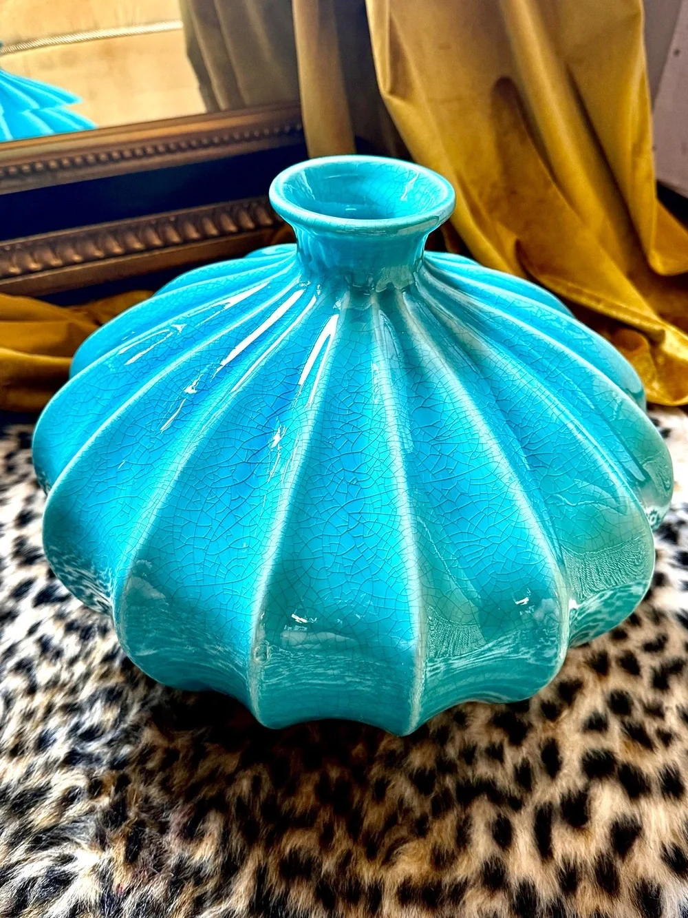 ♥️ Vintage LARGE Teal Ribbed Ceramic genie 🧞‍♂️Vase